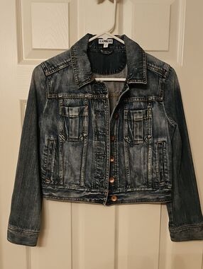 Express Women's Distressed Denim Jacket - Faded Blue